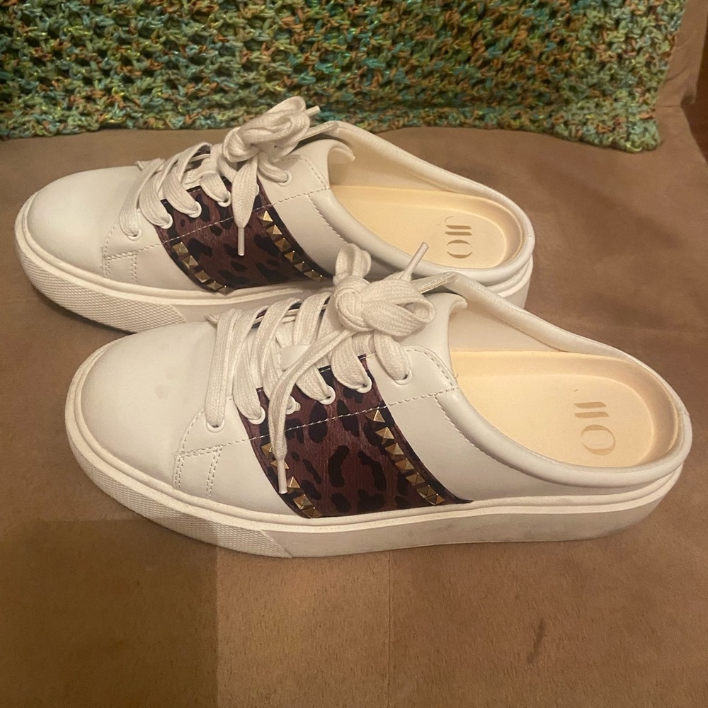 Jennifer Lopez White and Leopard Print Sneakers